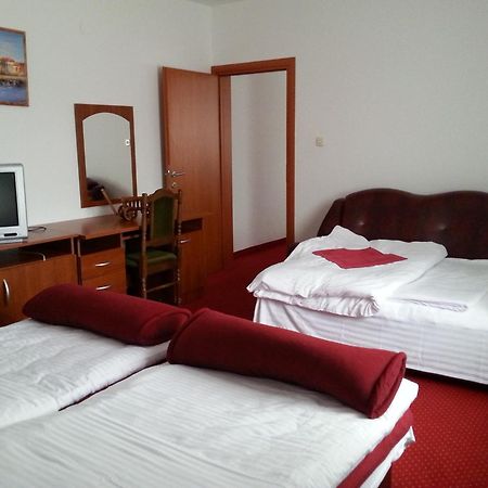 Hotel Mirni Kutak Otočac المظهر الخارجي الصورة