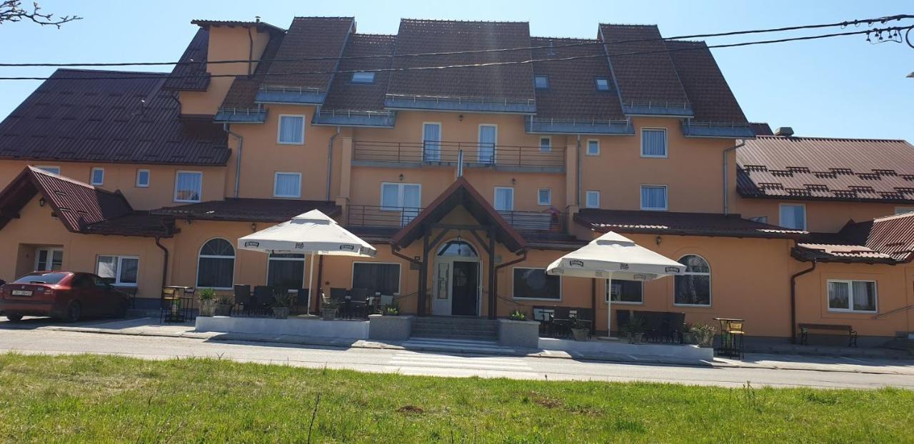 Hotel Mirni Kutak Otočac المظهر الخارجي الصورة