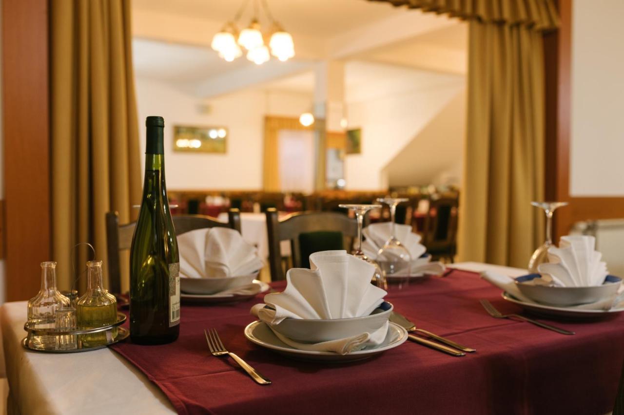 Hotel Mirni Kutak Otočac المظهر الخارجي الصورة