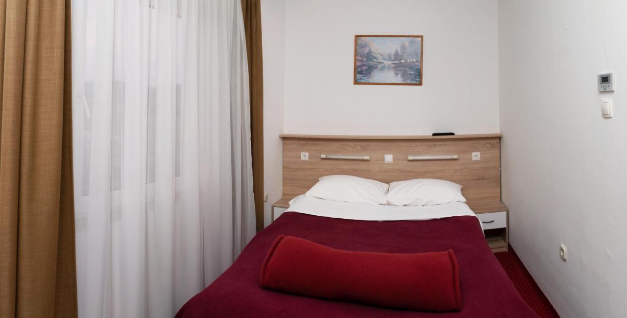 Hotel Mirni Kutak Otočac المظهر الخارجي الصورة