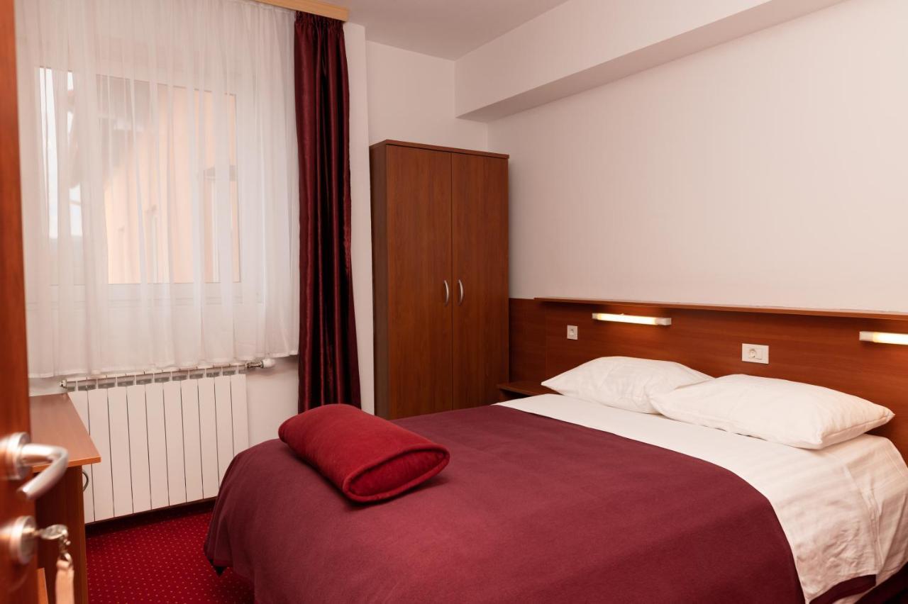 Hotel Mirni Kutak Otočac المظهر الخارجي الصورة