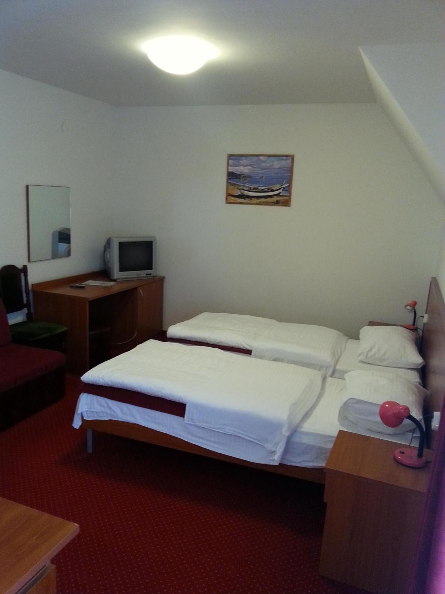 Hotel Mirni Kutak Otočac الغرفة الصورة