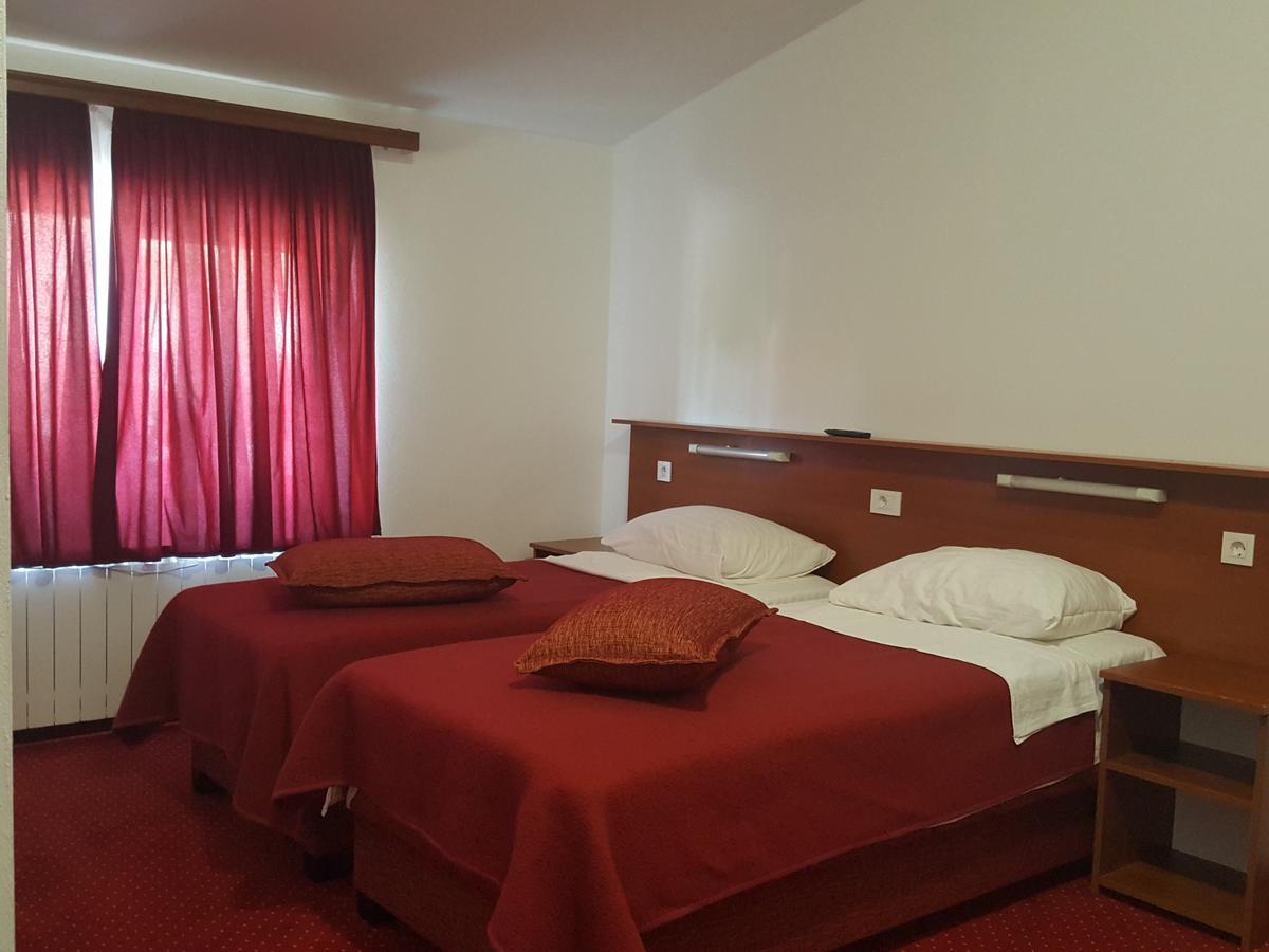 Hotel Mirni Kutak Otočac المظهر الخارجي الصورة