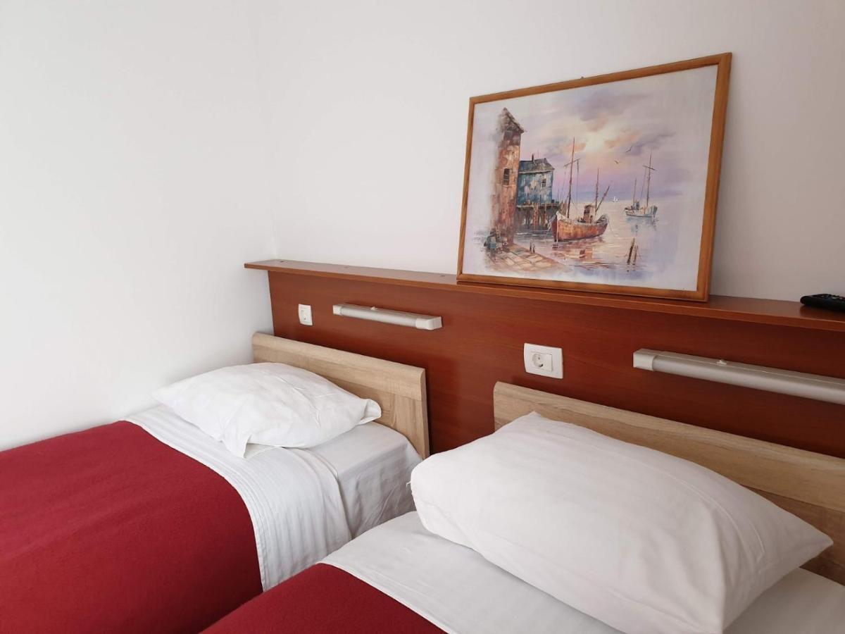 Hotel Mirni Kutak Otočac المظهر الخارجي الصورة
