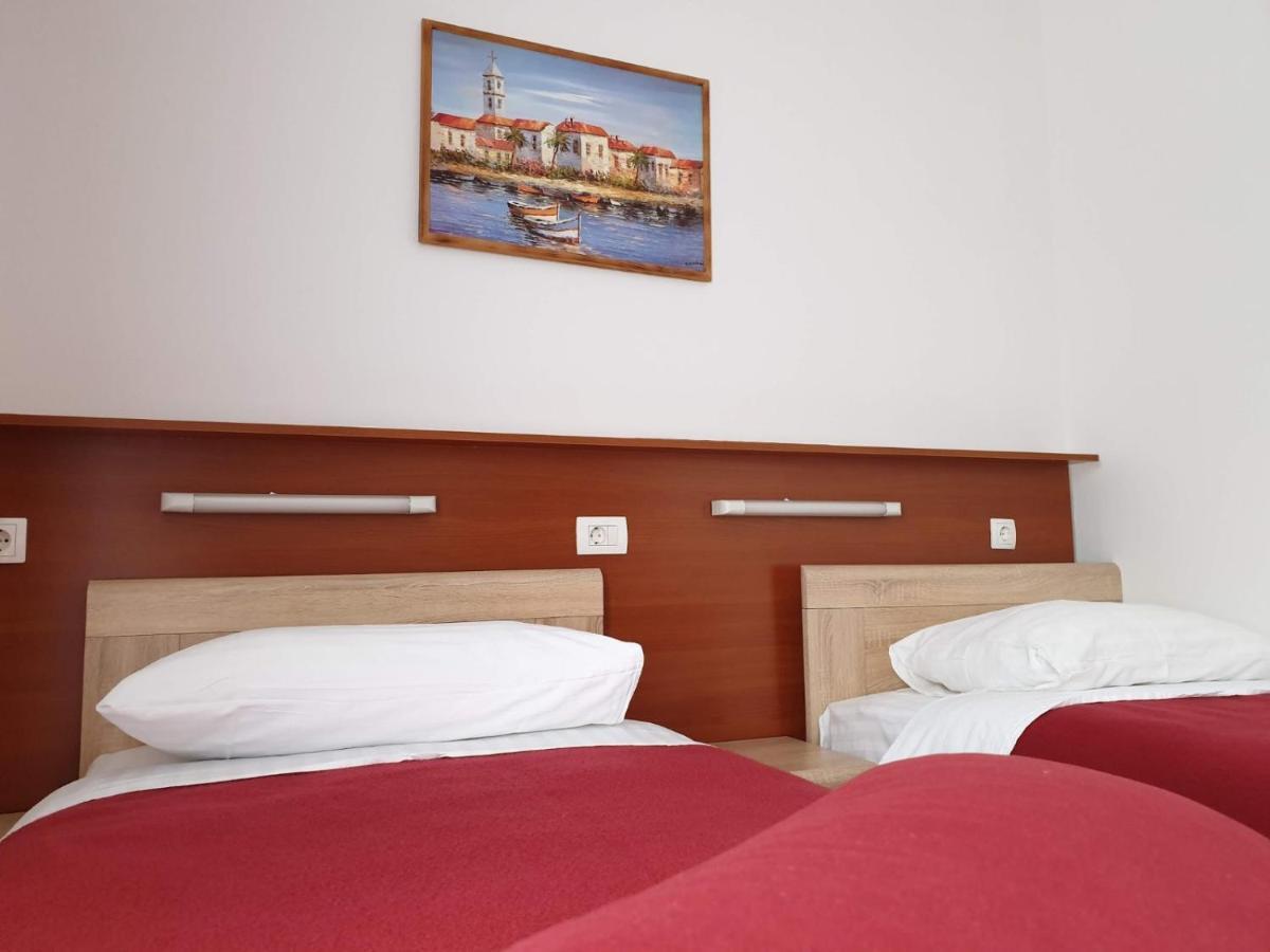 Hotel Mirni Kutak Otočac المظهر الخارجي الصورة