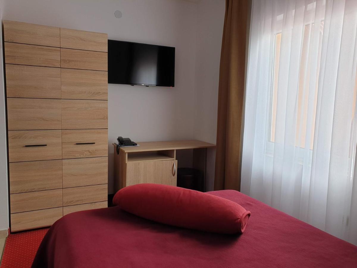 Hotel Mirni Kutak Otočac المظهر الخارجي الصورة